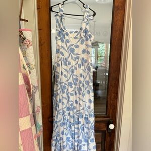 Emily McCarthy, Size Large, EUC